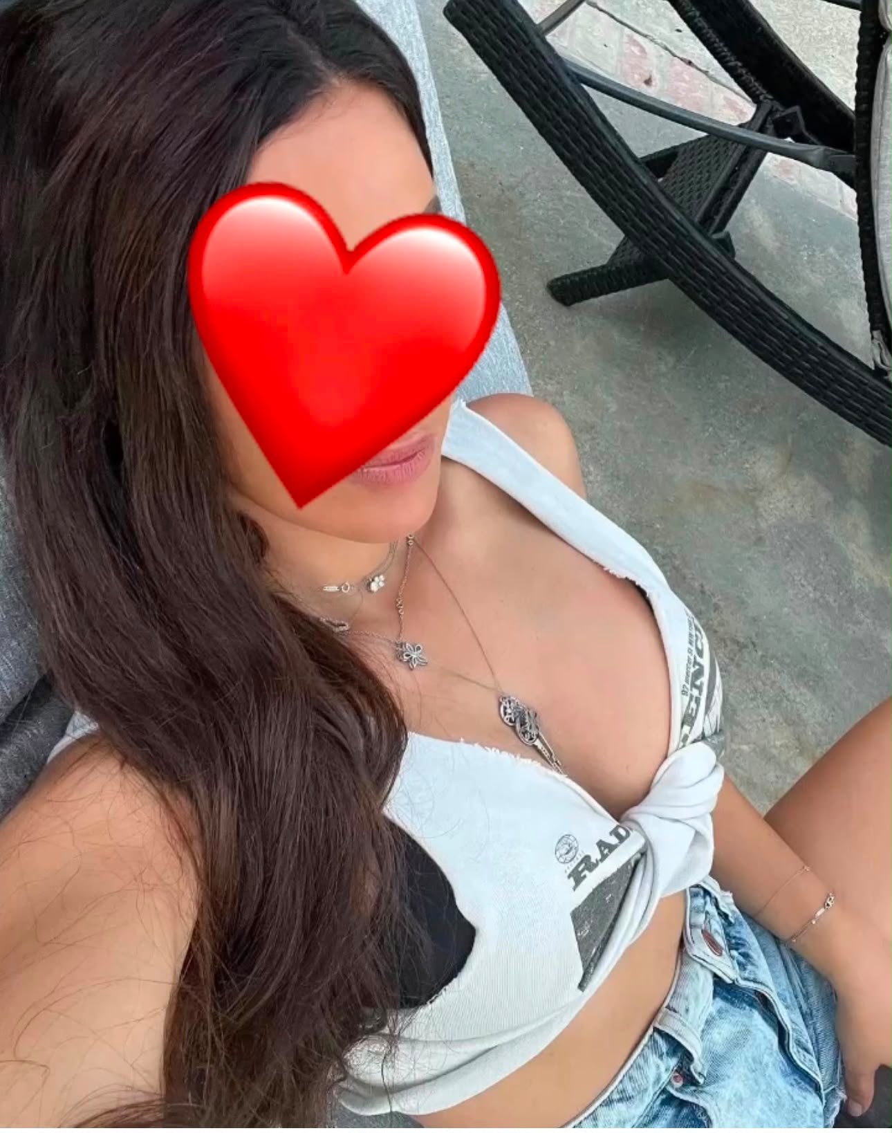 בחורה לעיסוי משחרר – הוד השרון