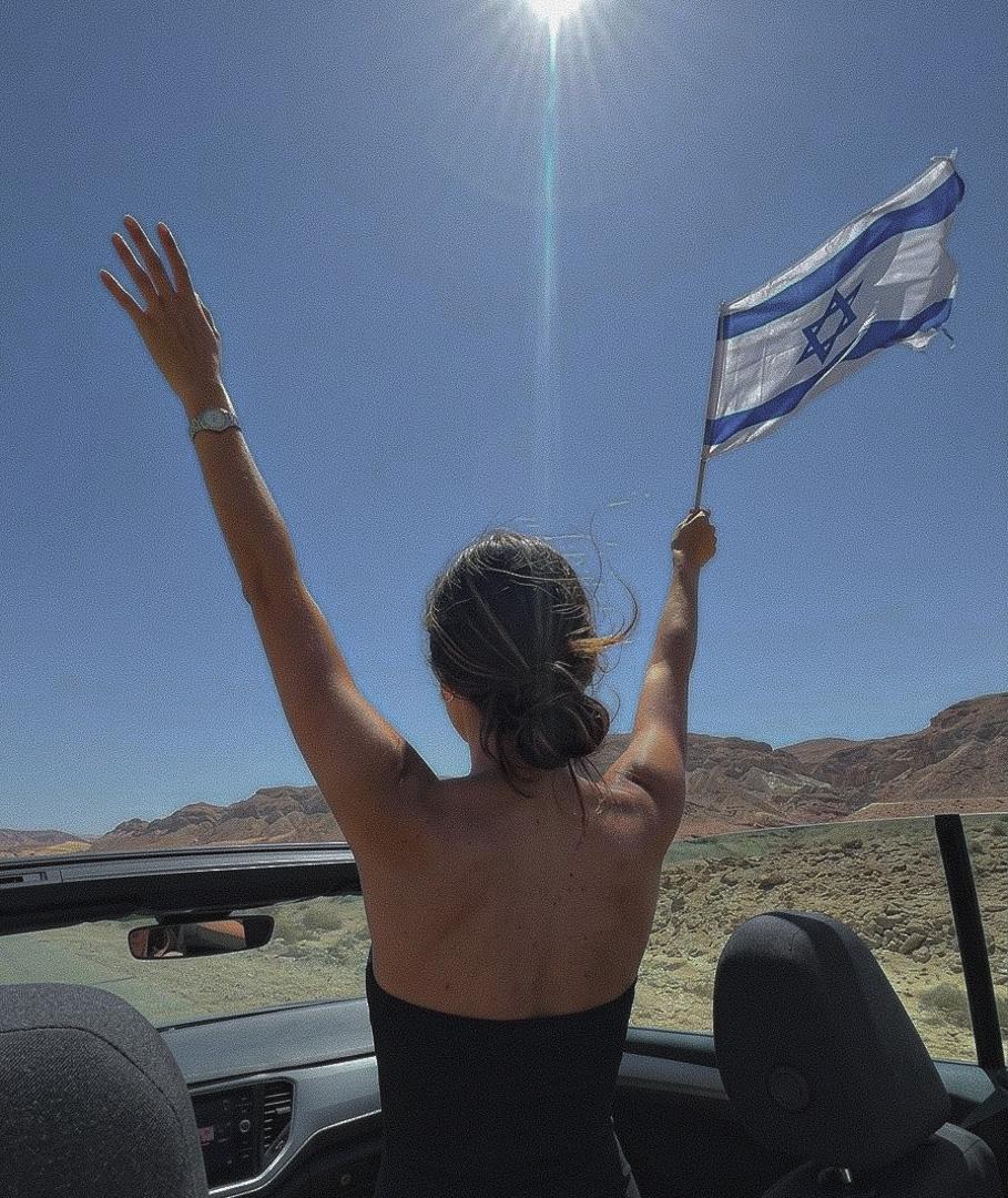בתל אביב- מארחת לעיסוי מרגיע