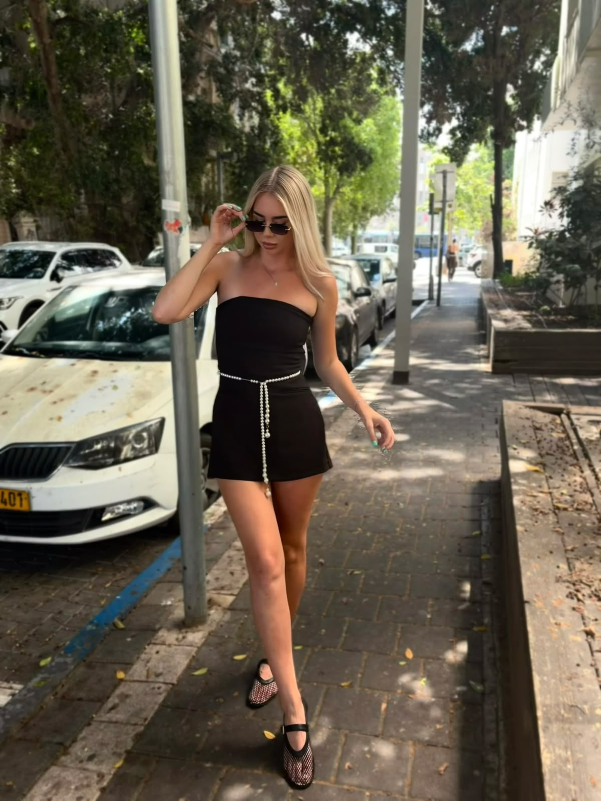 תל אביב – בחורה לעיסוי מפנק רזה